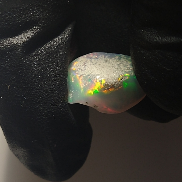 Very Bright Full Spectrum Opal With Honeycomb and Digit Patterns - Picture 11 of 16